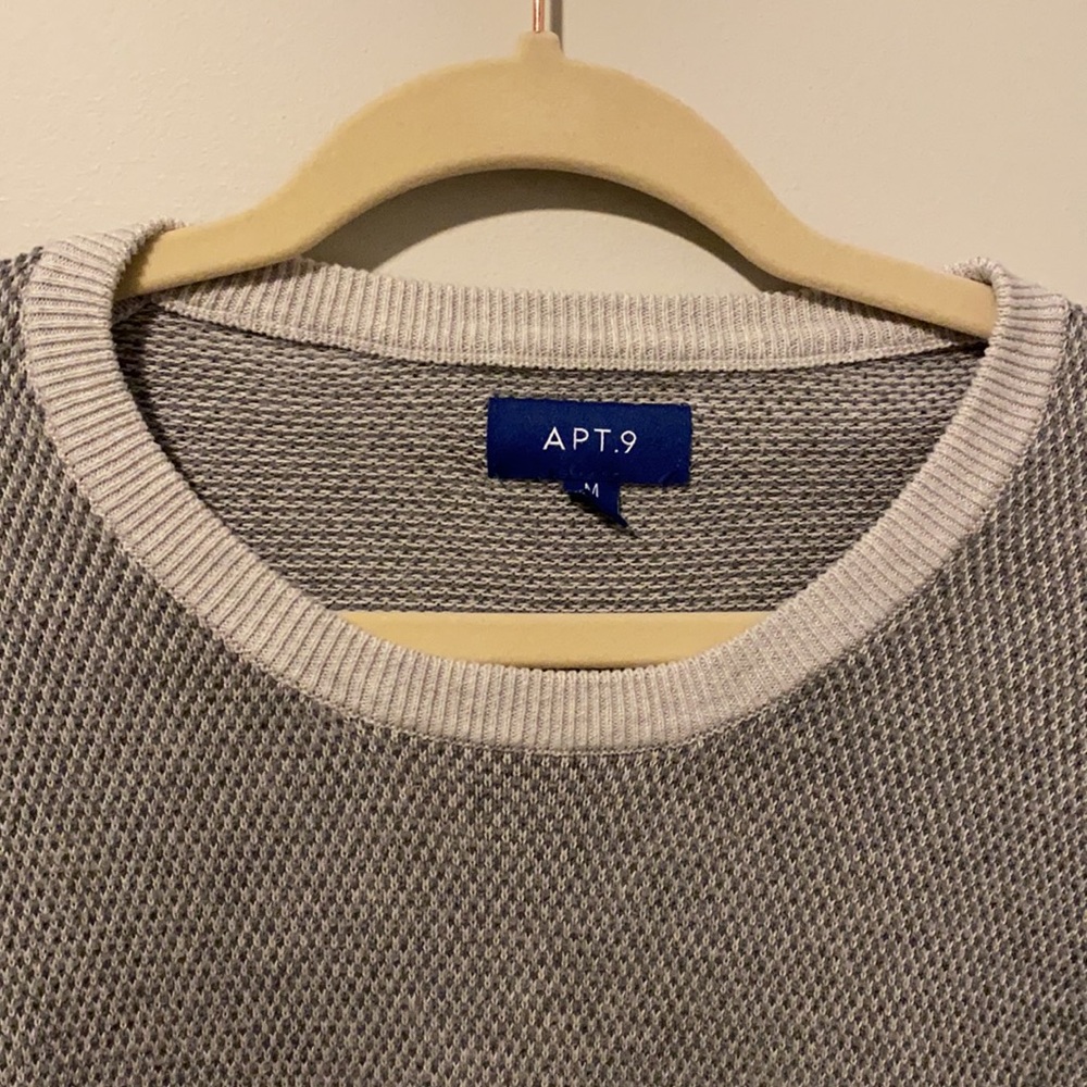 Men’s Sweater - Picture 2 of 2